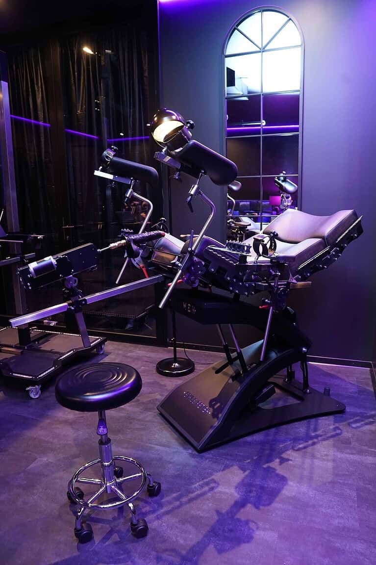 Hochwertiges BDSM Equipment im Studio München.