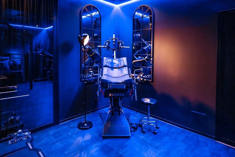 BDSM-Studio München: Modernes, diskretes BDSM-Hotel mit hochwertiger Ausstattung für intensive Erfahrungen.