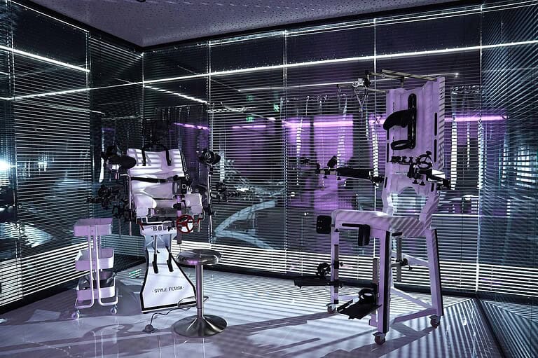 Hochwertige BDSM-Ausrüstung im Studio 60 München.