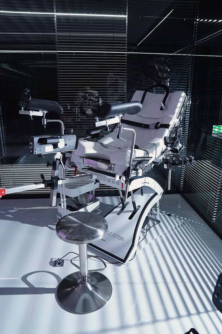 Hochwertiges BDSM-Studio in München mit professionellem Equipment für intensive Erlebnisse.