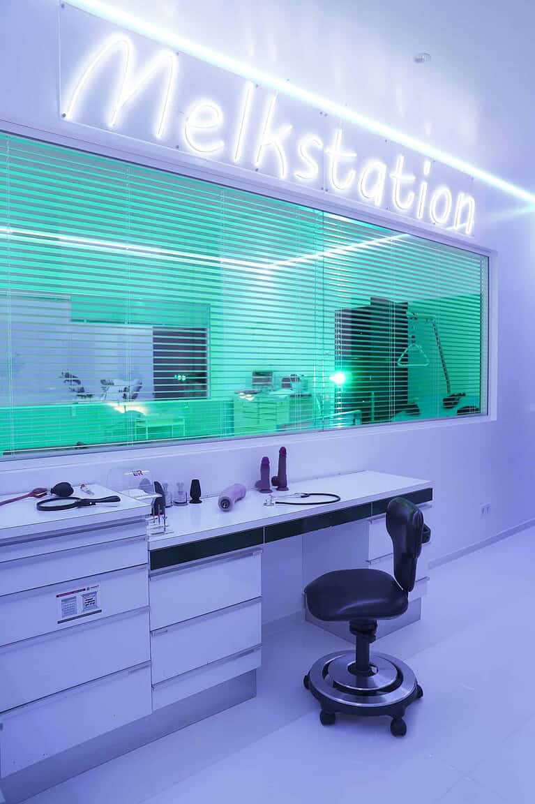 Nahegelegene, diskrete BDSM Hotel Zimmer in München für erotische Fantasien.