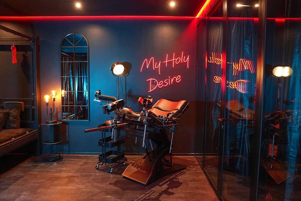 BDSM Hotel München mit erotischem Ambiente, exklusivem BDSM Studio für stylisches Erlebnis.