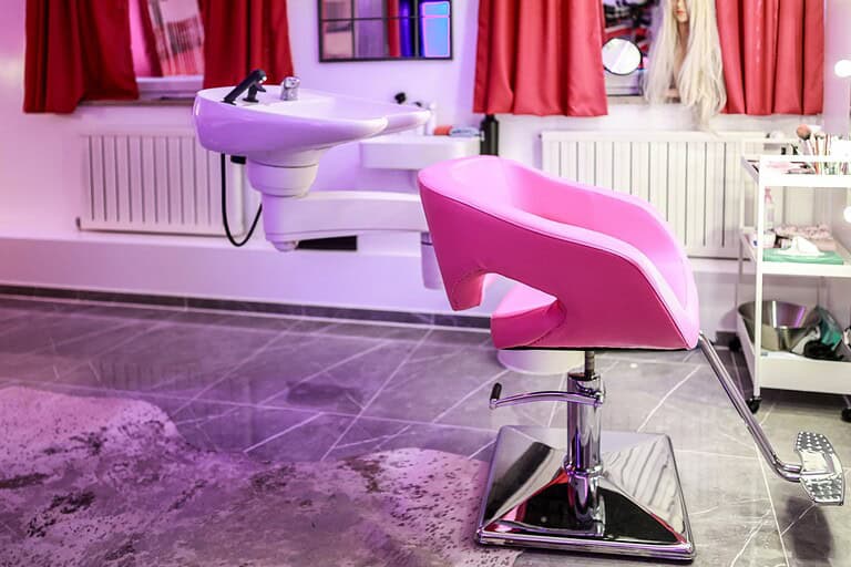 Hochwertiger BDSM Stuhl im Studio 60 München.